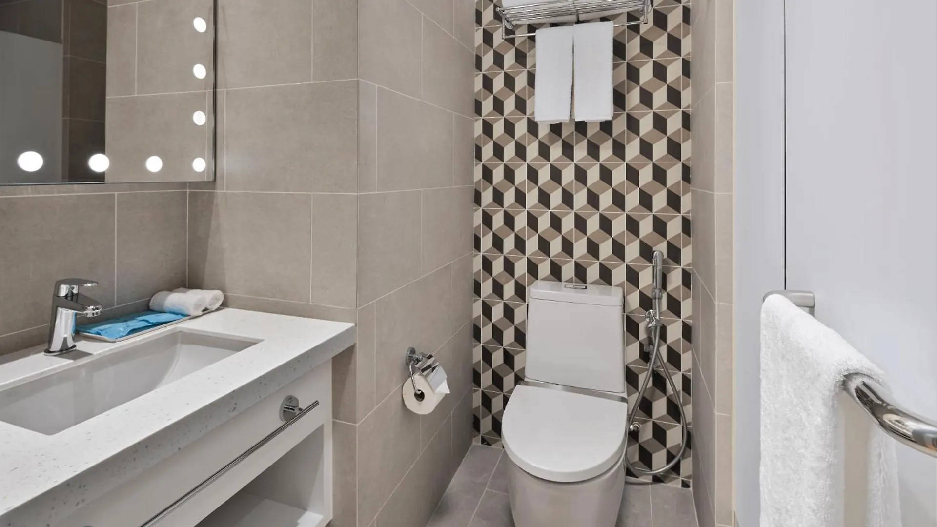 Holiday Inn Express Singapore Serangoon By Ihg