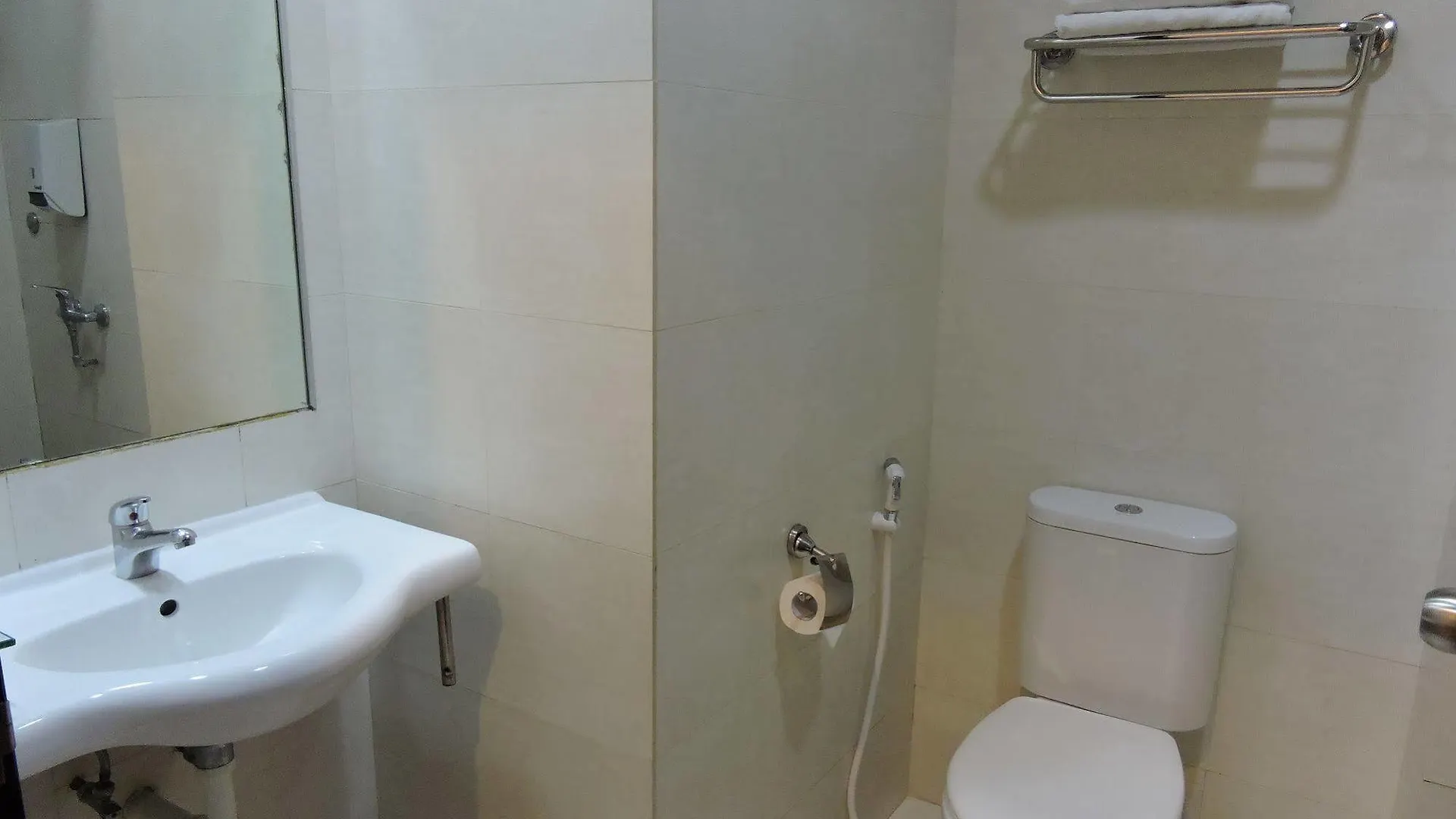 Holiday Inn Express Singapore Serangoon By Ihg 4*,
